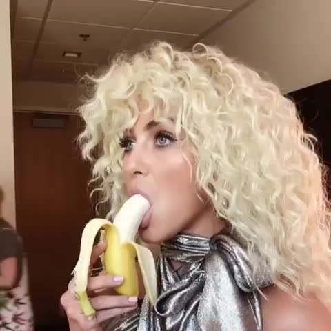 Julianne Hough - "Tonight’s @agt is BANANAS!"