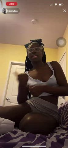 Areolas Downblouse Ebony Nipslip TikTok gif