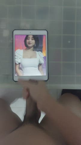 Spraying my load on jihyo