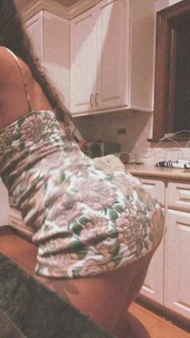 caught twerking in the kitchen 😳🙈