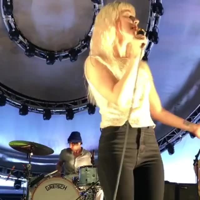 hayley shiny