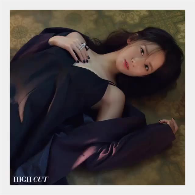 Yoona High Cut