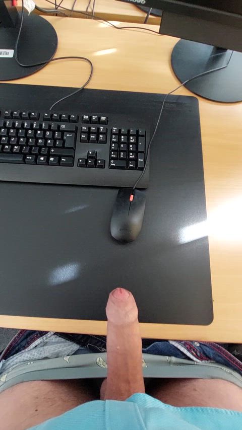 [40] Only wanted to cumtag my coworkers computer mouse, but this cum-plosion turned