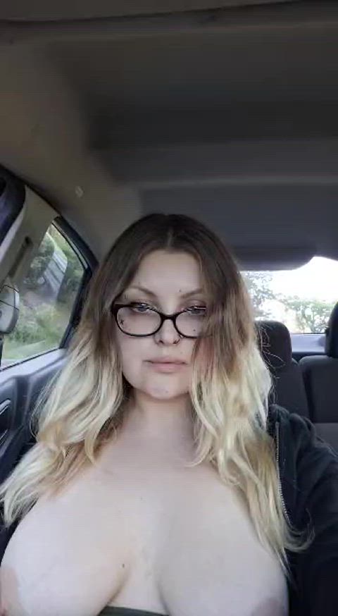 amateur big tits car flashing tits gif