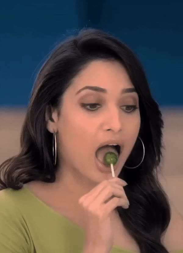 Tamannaah's sextacular reaction!!