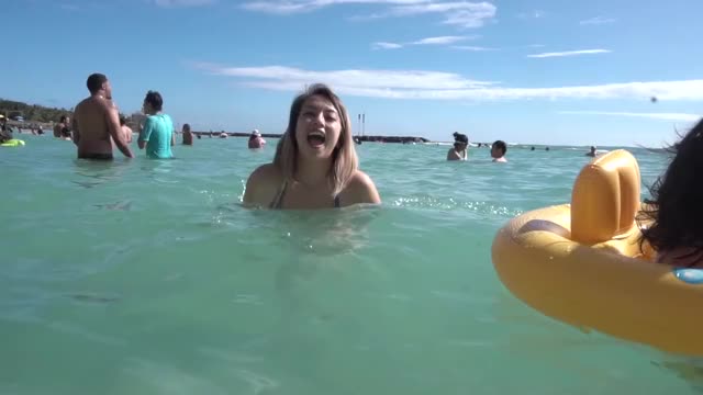 We Made It To Waikiki Beach!! | Hawaii