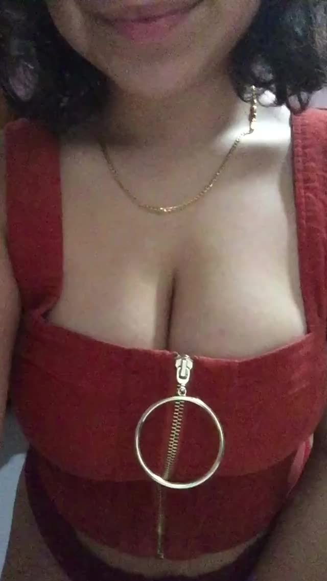 my tits in my favorite top [reveal] hope ya like!