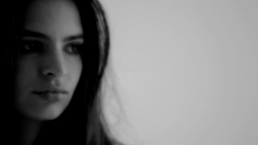 emily ratajkowski model photoshoot gif