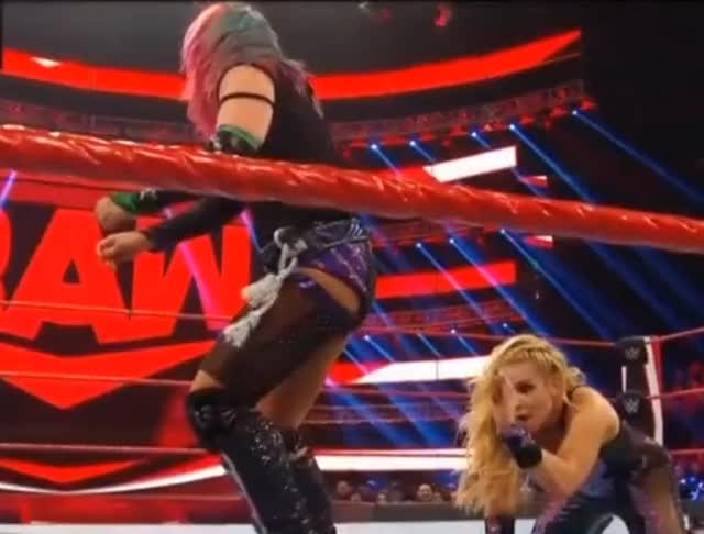 Asuka nails Natalya