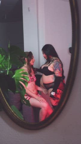 big tits cosplay lesbian lesbians tattoo tifa lockhart trans gif