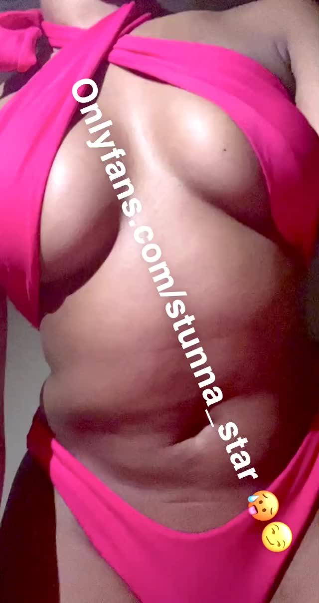 Young Ebony Bombshell ⚠️? 1-1 chat ? Sexting ? Fetish friendly ? Custom videos