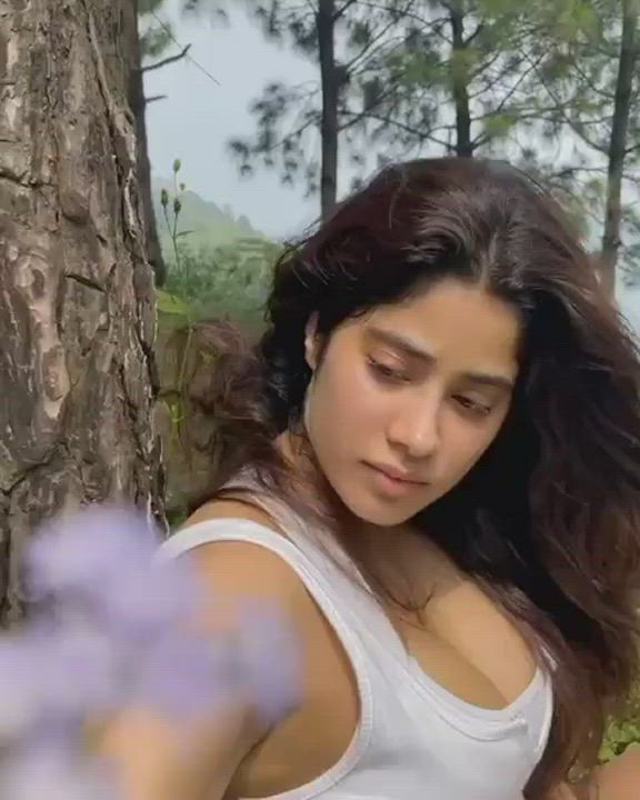 Janhvi Kapoor sitting under a tree