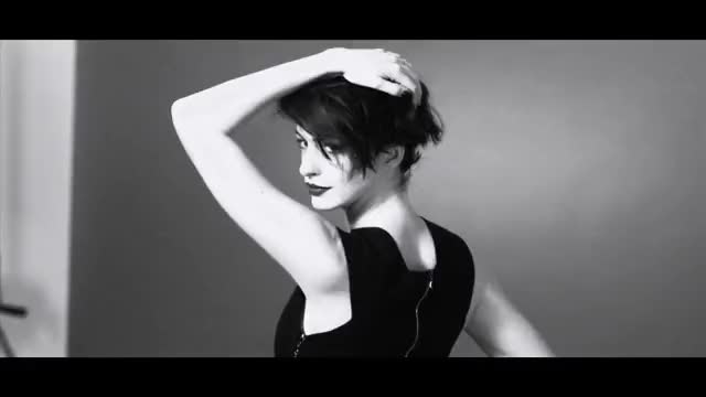 Behind the Scenes: Anne Hathaway by Kai Z Feng for Elle UK November 2014