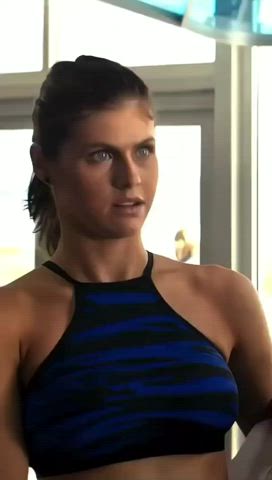 alexandra daddario babe big tits bouncing tits celebrity celebs gif