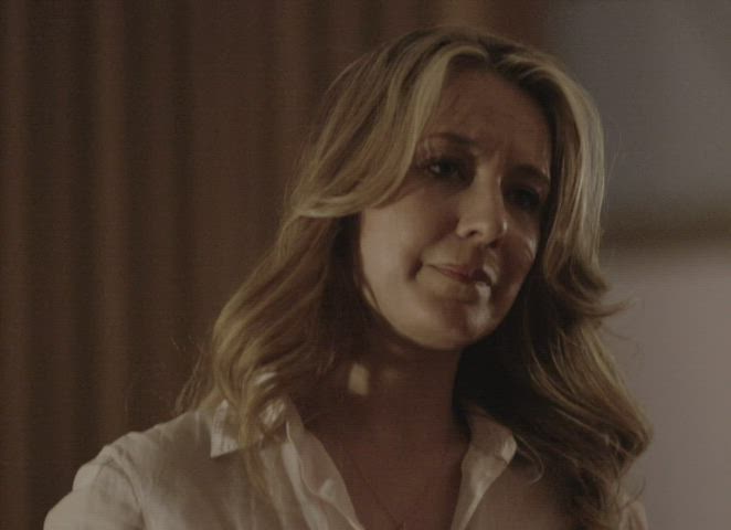 Jennifer Mudge in Boss S01E03