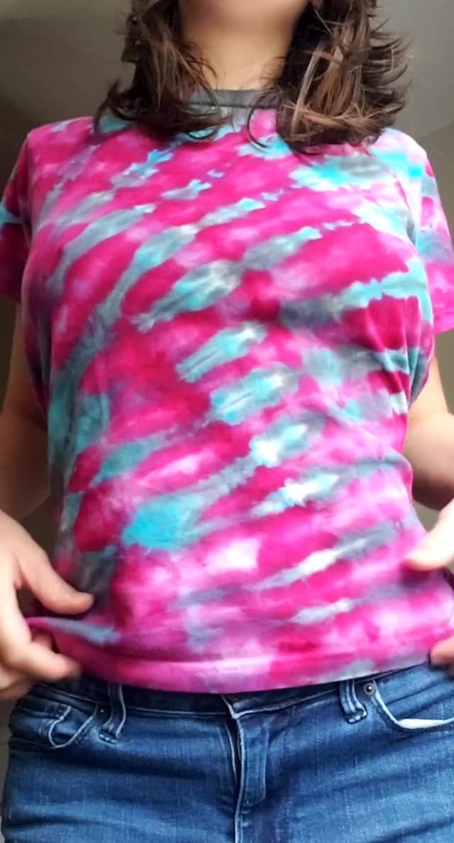 Tiedyed titty drop