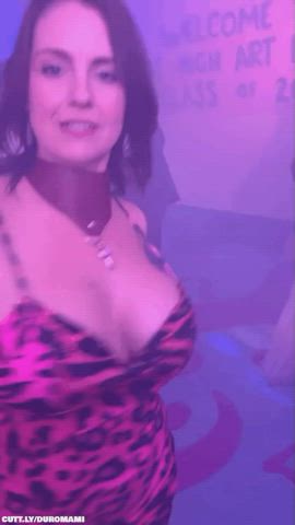 Amateur Big Tits Club Dancing Flashing MILF Nightclub Public gif