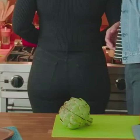 ass big ass booty bryce dallas howard celebrity milf pawg redhead thick gif