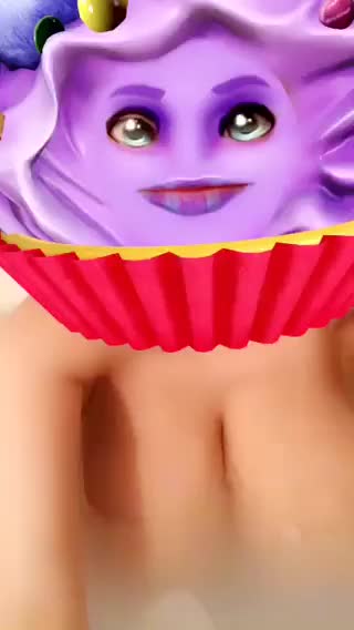 Hitomi BathTub Cupcake Filter Snapchat