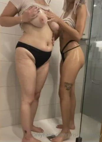 Big Tits Blonde Huge Tits Lesbian Shower gif