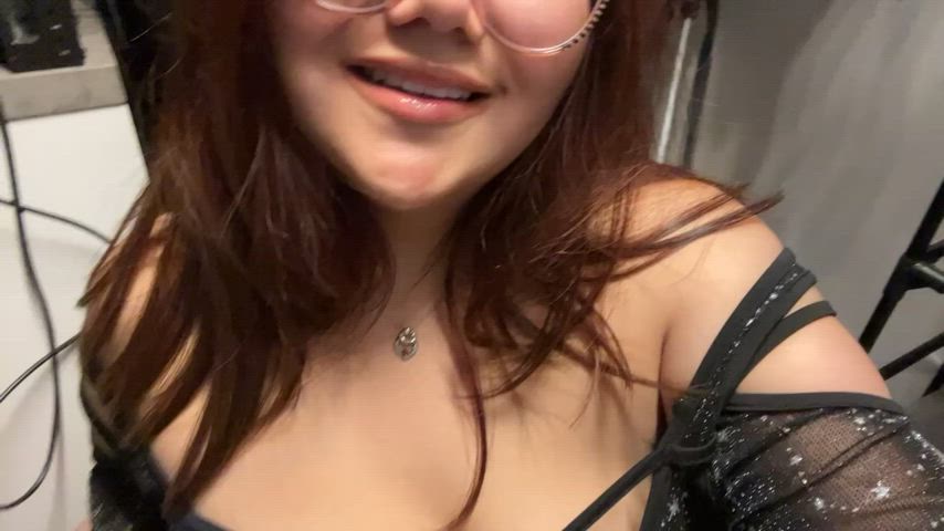 big tits boobs hotwife huge tits latina milf natural tits onlyfans tits gif