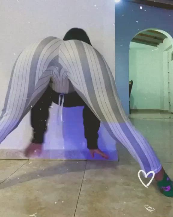 Flexible Leggings Twerking gif