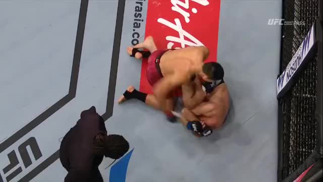 Li Jingliang TKOs Zak Ottow