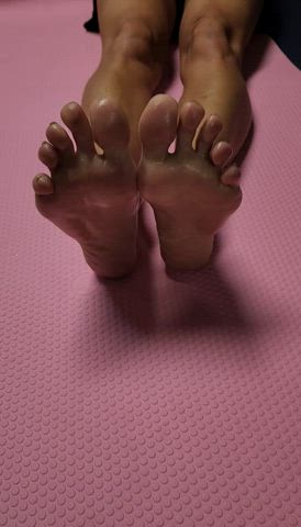 barefootmilf feet feet fetish foot fetish hotwife gif