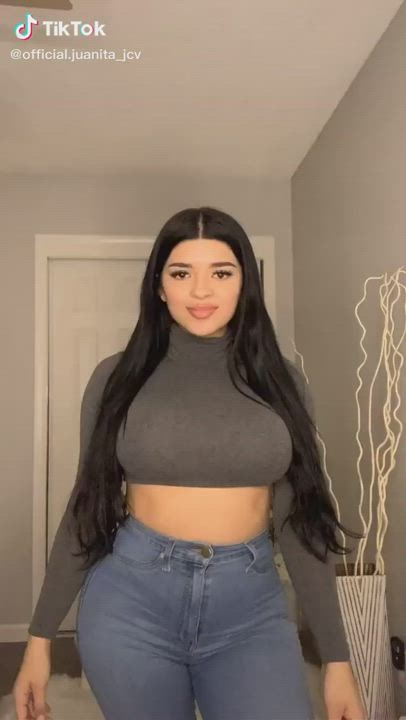 CUTE LATINA TIK-TOK THOT! INCLUDES LATEST 2021 ? SEX TAPES (LINK IN COMMENTS ? ?)