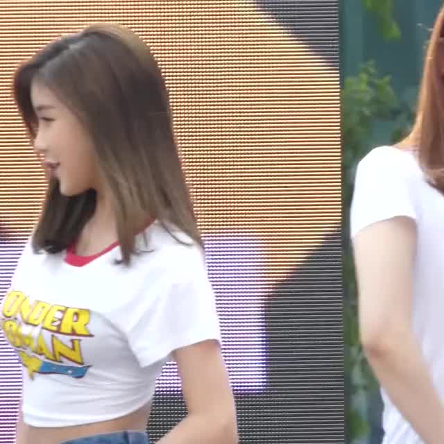 160521 Hyunyoung cute (Tell me tell me) loop crop