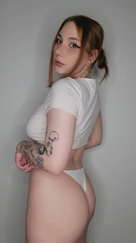 hello to the 5 people seeing my ginger booty