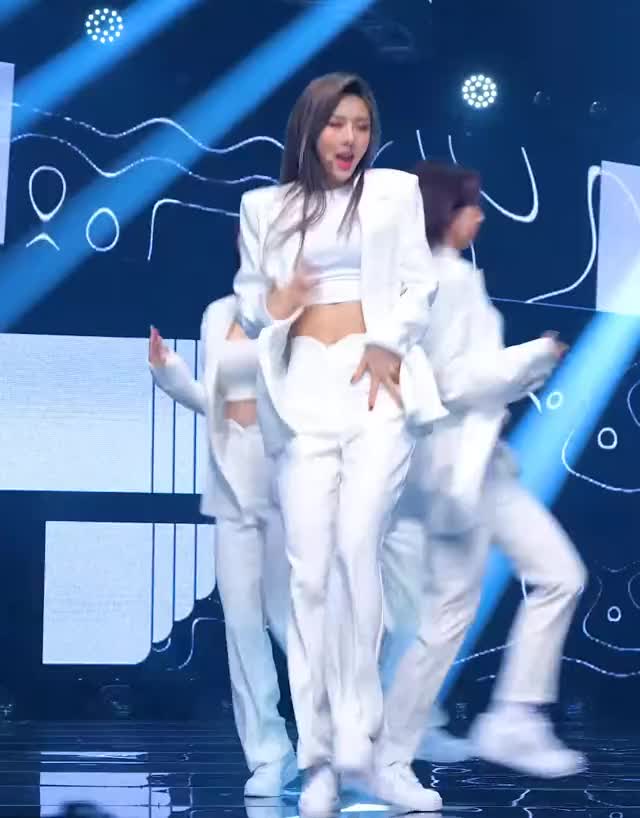 sua big boobs