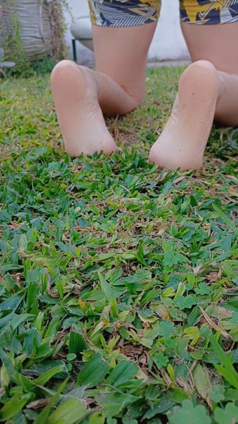 feet feet fetish teen puffies gif