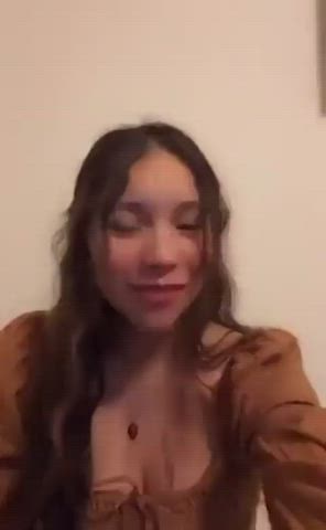 girl reacts to dick pic