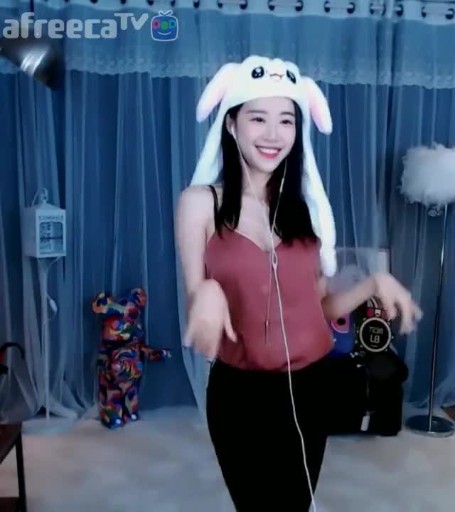 Ellin Rabbit Song 2