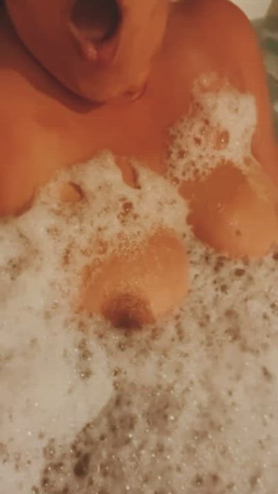 Bathtime fun!! Come check out the full vid! Only $3.49 for full access!