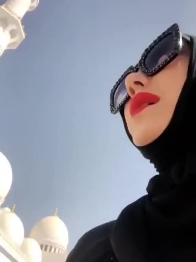 Hijabi In Aabaya Naked Underneath at Mosque