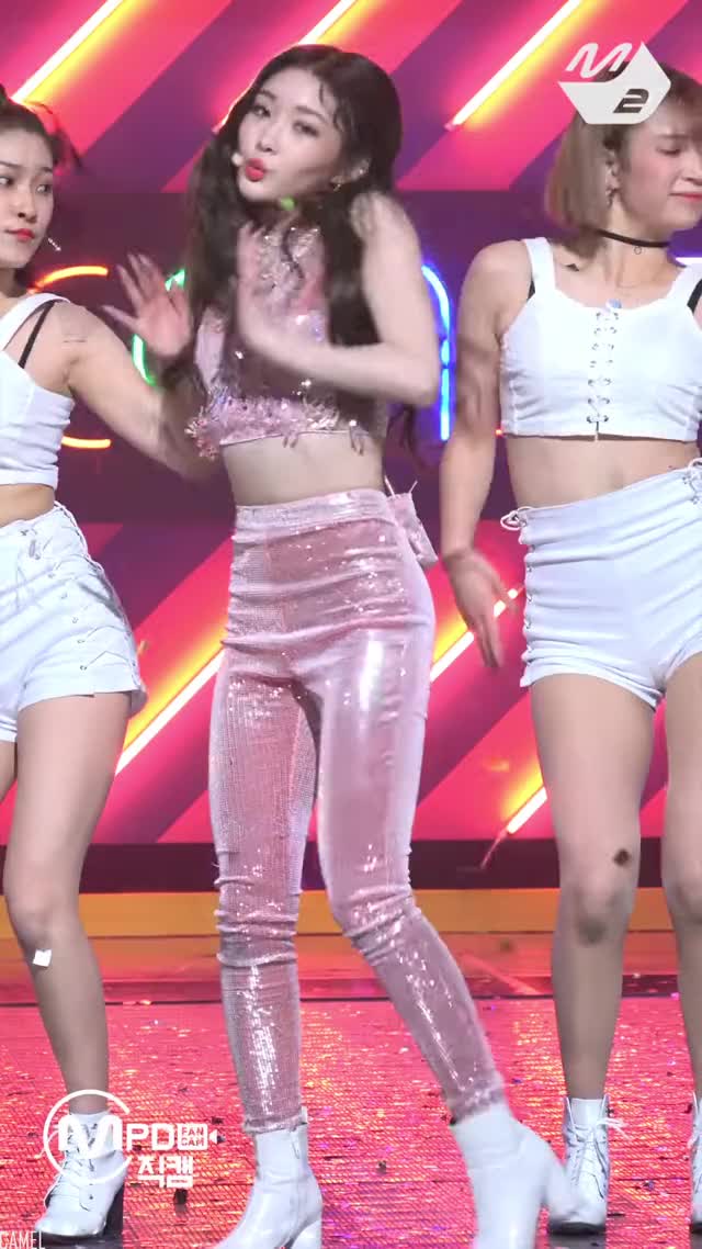 180118 [MPD직캠] 청하 직캠 '롤러코스터(Roller Coaster)' (CHUNG HA FanCam).mov