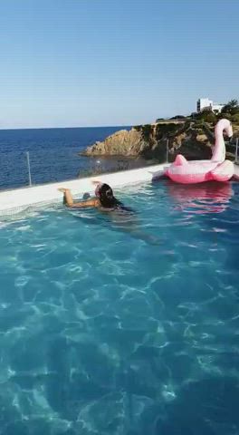 ass camgirl swimming pool gif