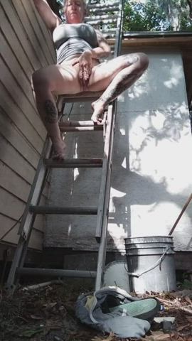 Pissing from her ladder
