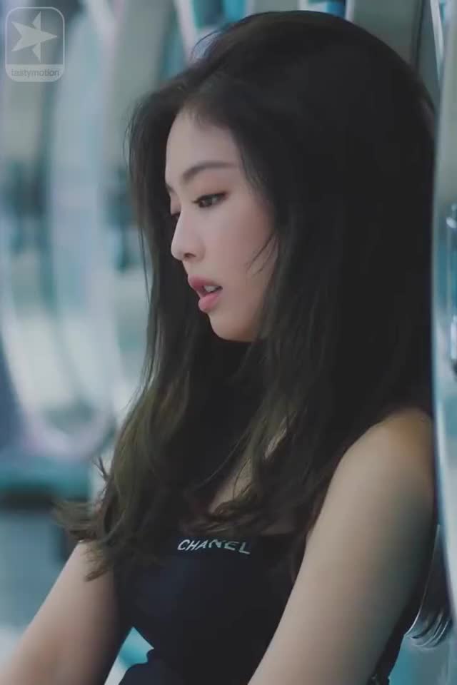 Jennie - 'SOLO' M/V 5-2-3