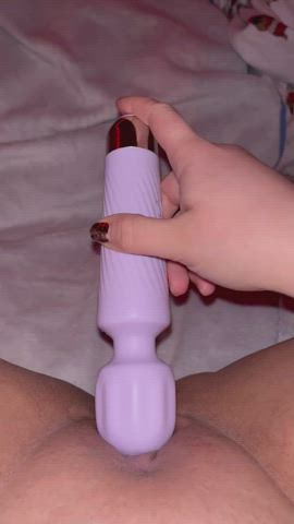 masturbating pussy vibrator lips-that-grip gif