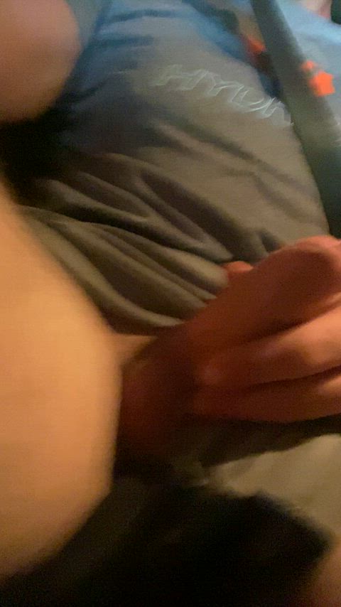 Driving and jerking off in traffic, couldn’t resist the boner🍆😝