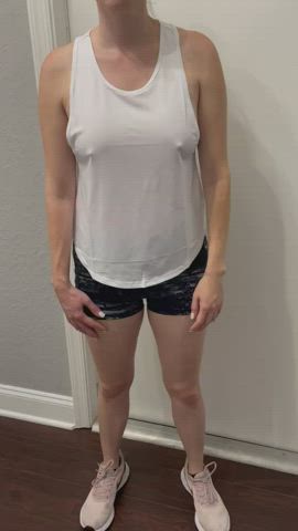 Post work-out titty flash, anyone? (36f)