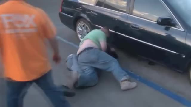 WARNING- Violent Street Fight - DJ vs Trucker