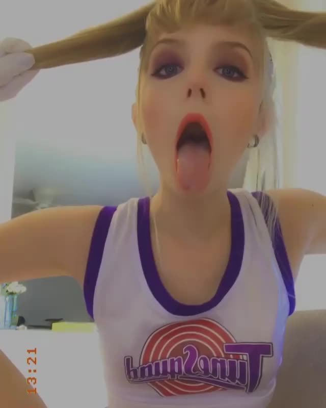 @LovelyLucy as Lola Bunny (Space Jam)