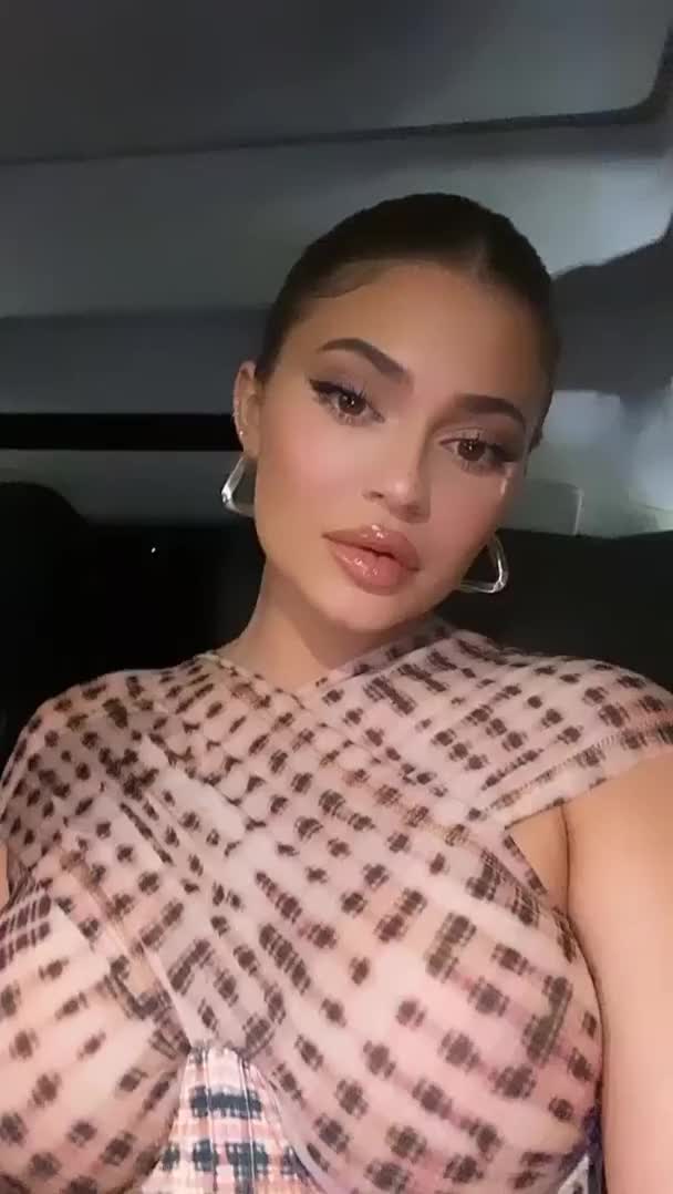 Kylie Jenner gif