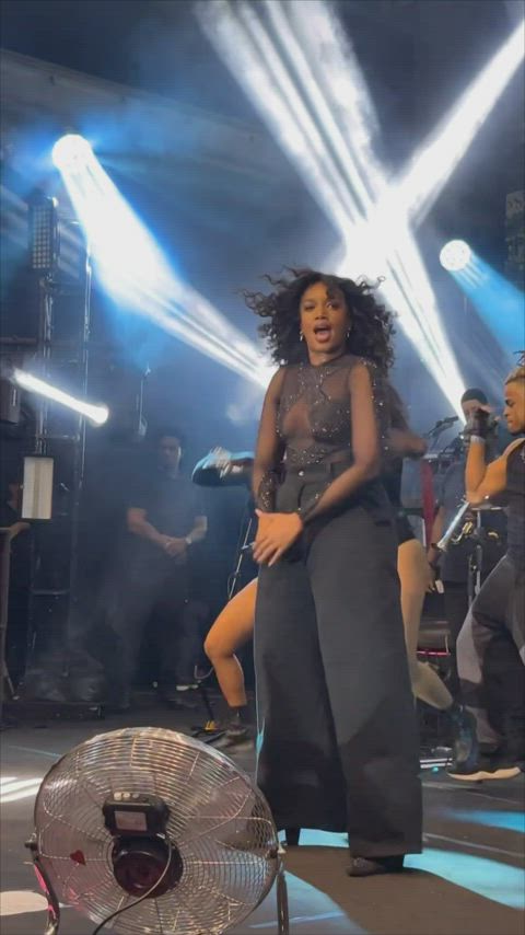 big ass brazilian celebrity dancing ebony jiggling thick thighs gif