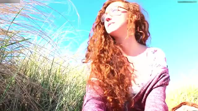 Cute redhead outdoor blowjob [GIF]