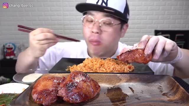 창배_BBQ 스모크치킨 팔도비빔면 먹방-6